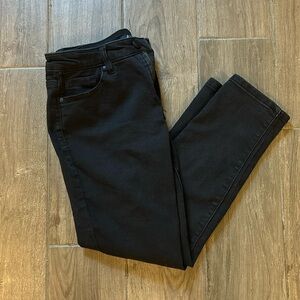 D. Jeans Black